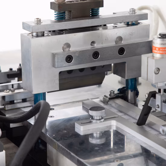 Китайская машина для резки и складывания тканых этикеток / Машина для стирки и ухода за тканью для резки и складывания этикеток для полиэфирной атласной ленты, хлопчатобумажной ленты, нейлона, тафты Jz