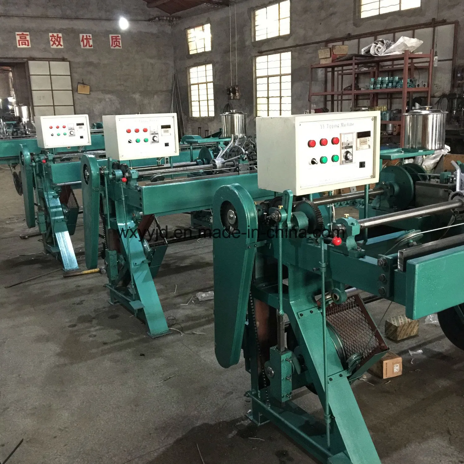 Полностью автоматическое опрокидывание шнурков из ацетата целлюлозы